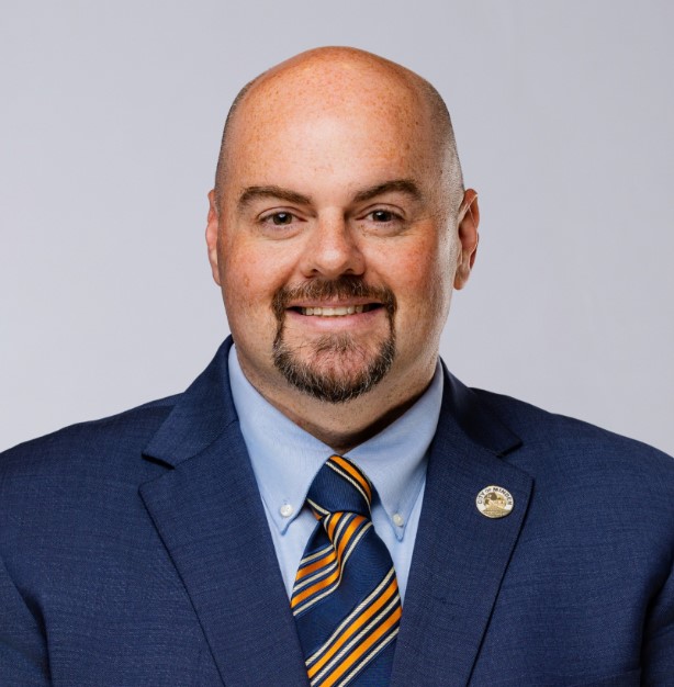 Nick Cox headshot